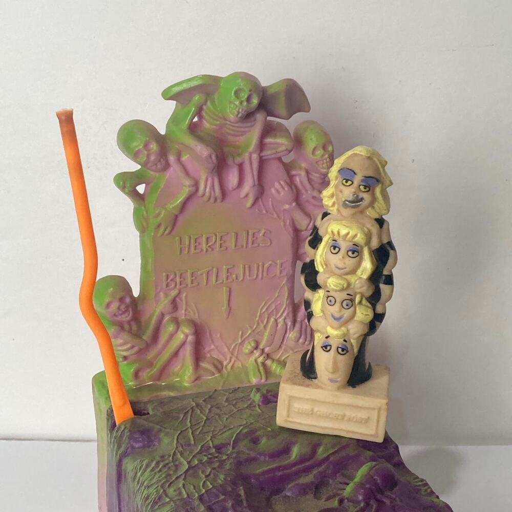Vintage 1989 Here Lies Beetlejuice Vanishing Vault Grave & Beetlejuice and 1989